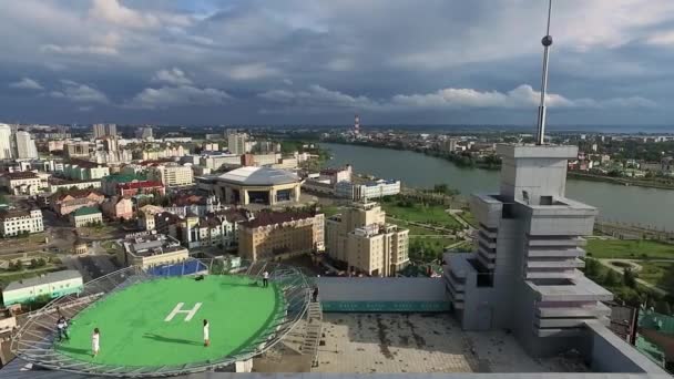 Kazán, Rusia. Vista aérea desde el centro de la ciudad en Grand Hotel — Vídeo de stock