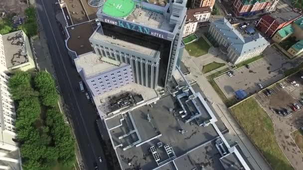 Kazan, Rusya Federasyonu. Grand Hotel'de şehrin merkezinden havadan görünümü — Stok video