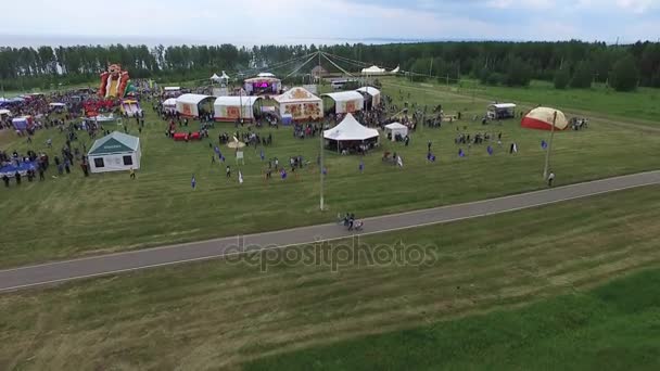 Uroczystości Sabantui w pobliżu miasta Kazan. Widok z lotu ptaka — Wideo stockowe