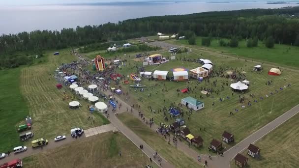 De viering van het Sabantui in de buurt van de stad Kazan. Luchtfoto — Stockvideo