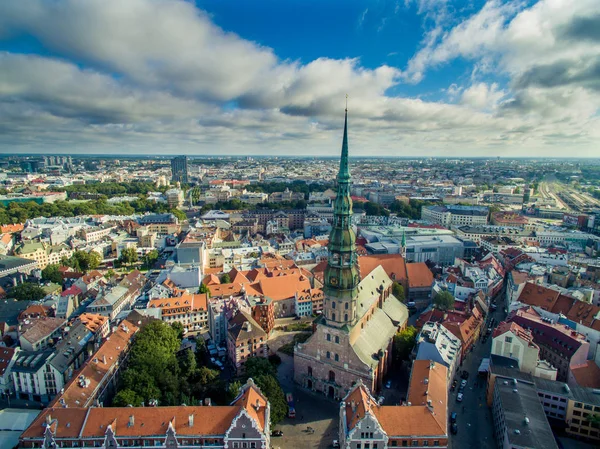 Riga, Lettland - September 2016: Blick aus der Luft auf die Altstadt — Stockfoto