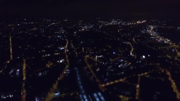 Riga, Letland - September 2016: De stad bij nacht — Stockvideo