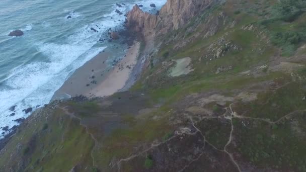 Cape Roca, Portugal. Uitzicht vanaf de rand van continentaal Europa. — Stockvideo