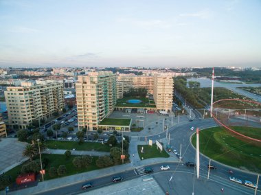 Yeni Porto günbatımı zamanı, Portekiz adlı bir bakış. Hava.