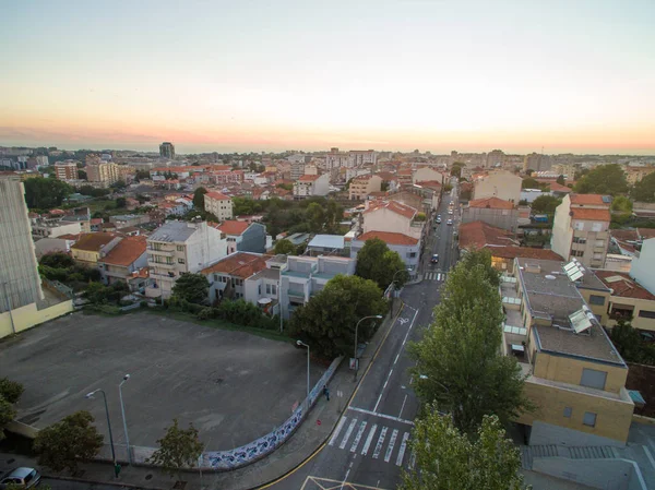 Blick auf den Sonnenuntergang von der Seite des neuen Portals, portugal. Antenne — Stockfoto