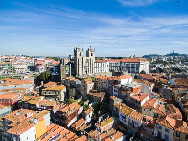 Vista aérea da Ribeira - a cidade velha do Porto, Portugal . — Fotografia de Stock