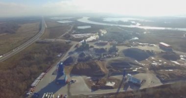 Beton Santrali yakınındaki büyük bir yol. Hava.