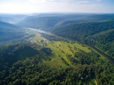 Kapova Mağarası, Shulgan tash doğa rezerv, Başkurdistan, Rusya Federasyonu. Havadan görünümü