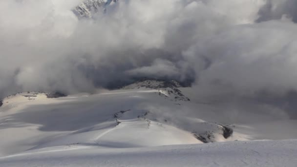 Snowy and deserted slopes of Mount Elbrus — Stock Video