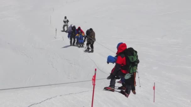 2014 07 마운트 Elbrus, 러시아: 장애인으로 가기 등반. — 비디오