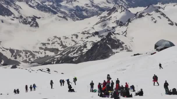 Lezení na vrchol Elbrus — Stock video