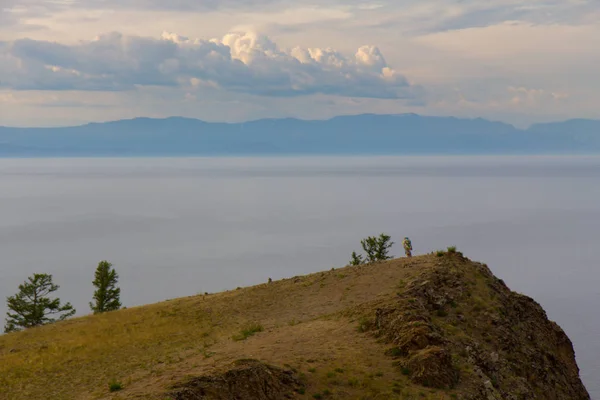 Bella vista sul lago Baikal che esce dall'isola di Olkhon — Foto Stock