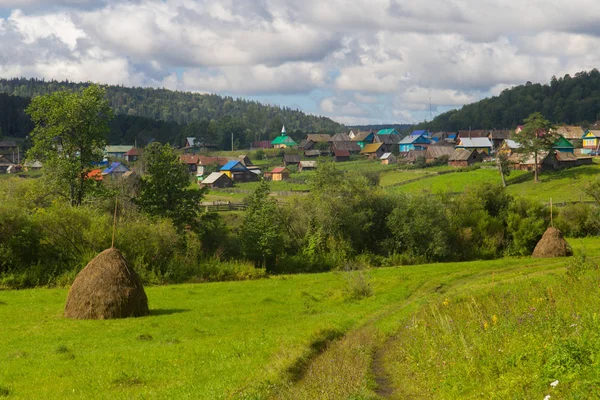 Vista panorâmica da paisagem rural russa — Fotografia de Stock