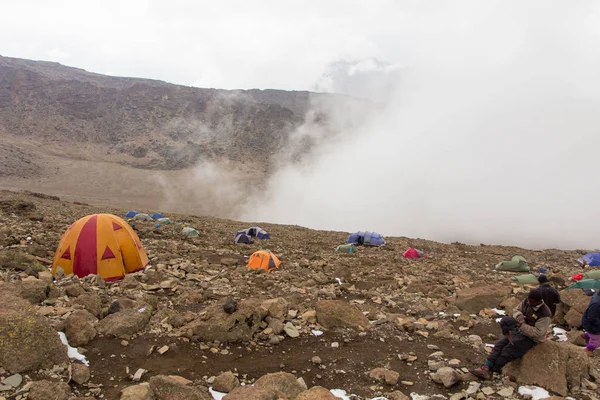 Machame 경로 위스키에 킬리만자로에 추적 합니다. 4 주 — 스톡 사진