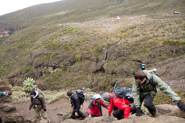 2014 02 Kilimanjaro, Tanzania: Machame Route on mountain. 4 day — Stock Photo, Image