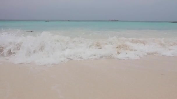 Strand in nungwi Dorf — Stockvideo
