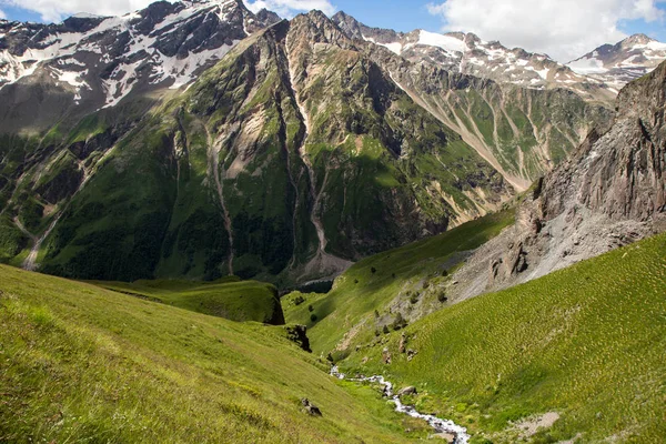 Randonnée pédestre dans les montagnes de l'Elbe — Photo