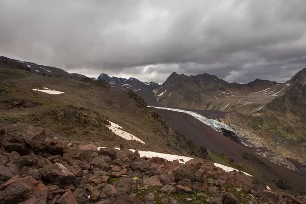 Chůzi na hory Elbrus regionu — Stock fotografie