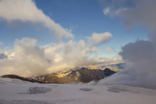 Vista panorâmica da montanha Elbrus — Fotografia de Stock