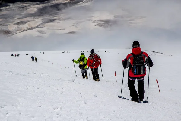 Abfahrt vom Elbrus — Stockfoto