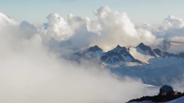 Elbruz Dağı'nın panoramik görünüm