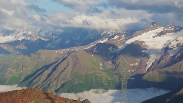 Chodzenie na góry regionu Elbrus — Wideo stockowe