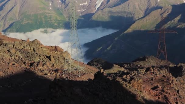 Elbrus bölgesi dağlarında yürüyüş — Stok video