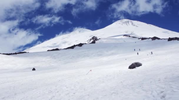 Vista panorámica de la montaña Elbrus — Vídeos de Stock