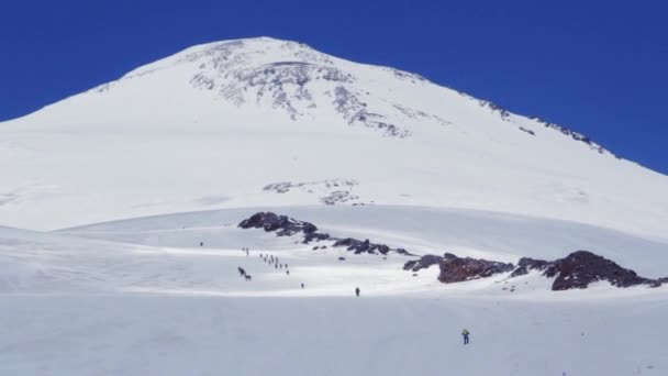 Vista panorámica de la montaña Elbrus — Vídeos de Stock