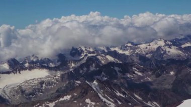 Elbruz Dağı'nın panoramik görünüm