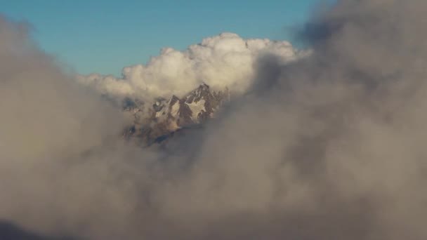 Panoramatický pohled na horu Elbrus — Stock video