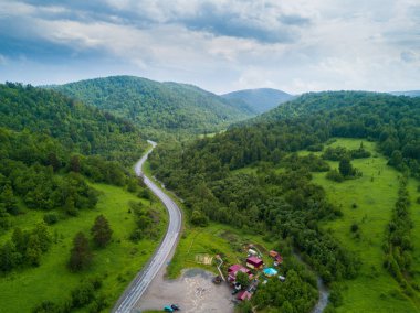 Sonbahar Rus kırsalında havadan görünümü