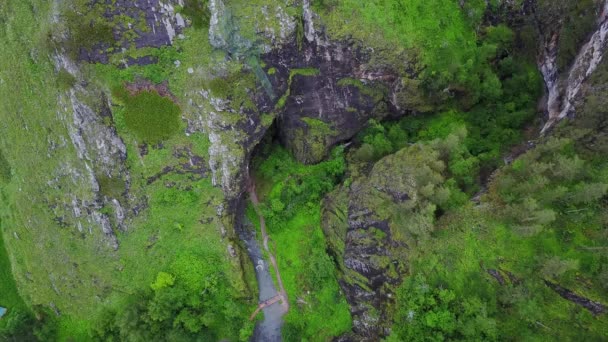 Cueva de Kapova, reserva natural de Shulgan tash, Bashkortostán, Rusia . — Vídeo de stock