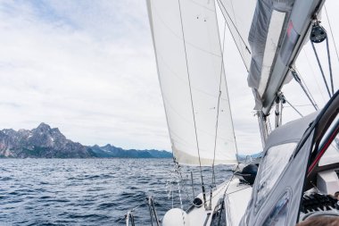 Norveç'te bir yat yelken