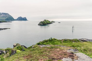 Dağ manzara Norveç Denizi üzerinde