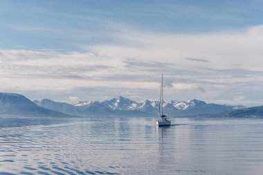 Norveç'te bir yat yelken