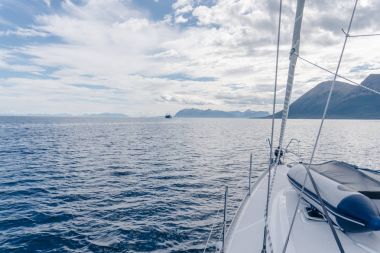 Norveç'te bir yat yelken