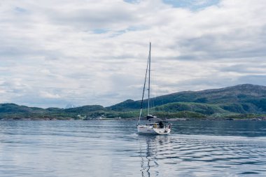 Norveç'te bir yat yelken