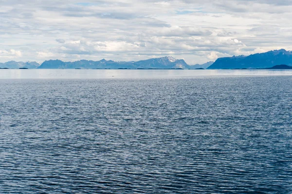 Ορεινά τοπία στη νορβηγική θάλασσα — Φωτογραφία Αρχείου