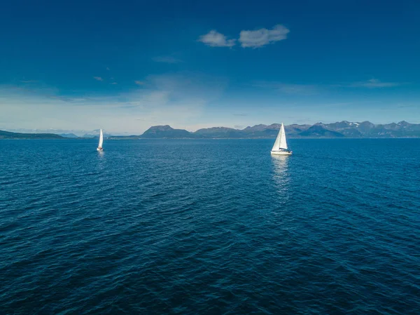 Vista aérea del velero en Noruega —  Fotos de Stock