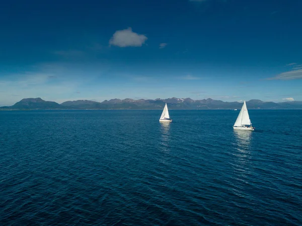 Vista aérea del velero en Noruega —  Fotos de Stock