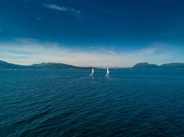 Vista aérea del velero en Noruega —  Fotos de Stock
