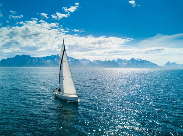 Vista aérea del velero en Noruega —  Fotos de Stock