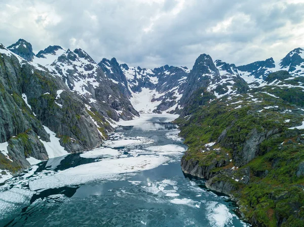 De Trollfjord op de Lofoten eilanden, Noorwegen — Stockfoto