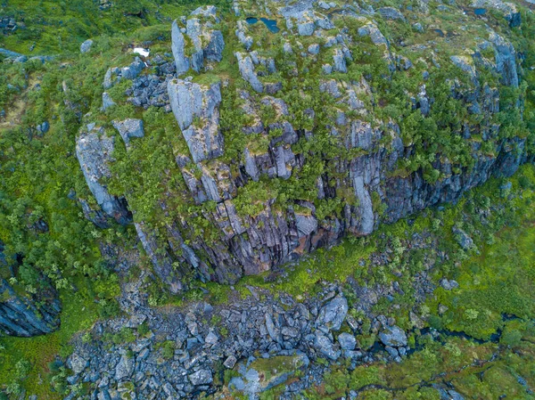 Τα βράχια κοντά του Trollfjord στα Νησιά Lofoten, Νορβηγία — Φωτογραφία Αρχείου