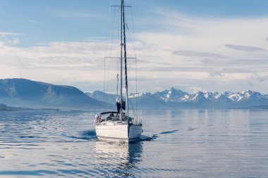 Norveç'te bir yat yelken