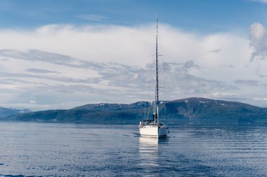 Norveç'te bir yat yelken