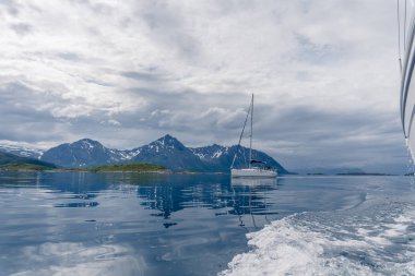 Norveç'te bir yat yelken
