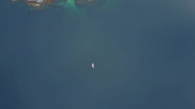 Yelkenli yat Norveç'in havadan görünümü