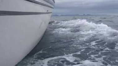 Norveç'te bir yat yelken
